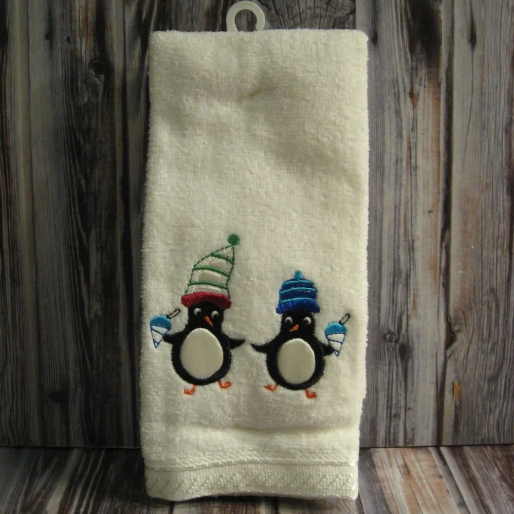 2 PC. GUEST FINGERTIP TOWEL SET - PENQUINS - NWOT